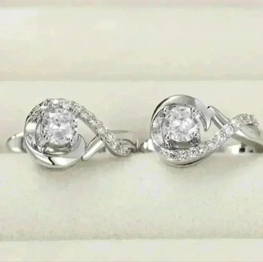 Silver earring with Zirconia Stones